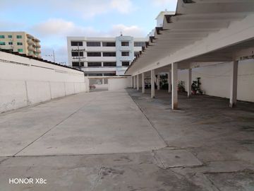 @En Venta Amplio Apartamento Frente al Malecón de Salinas