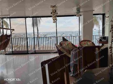 @En Venta Amplio Apartamento Frente al Malecón de Salinas