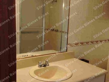 @En Venta Amplio Apartamento Frente al Malecón de Salinas