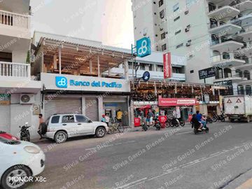 @En Venta Amplio Apartamento Frente al Malecón de Salinas