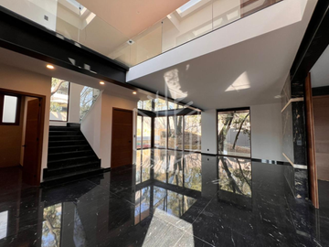 Elegante casa con imponente fachada para estrenar en Rancho San Juan.
