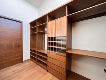 Elegante casa con imponente fachada para estrenar en Rancho San Juan.