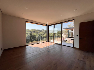 Elegante casa con imponente fachada para estrenar en Rancho San Juan.