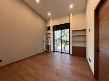 Elegante casa con imponente fachada para estrenar en Rancho San Juan.