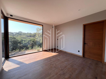 Elegante casa con imponente fachada para estrenar en Rancho San Juan.