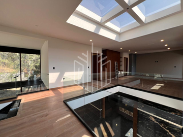 Elegante casa con imponente fachada para estrenar en Rancho San Juan.