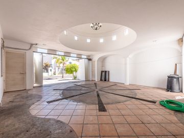 Casa Remodelada con Vista al Campo de Golf en Marina Vallarta - Remodeled Golf Course View Home in Marina Vallarta – Pool with Jacuzzi & Solar Panels