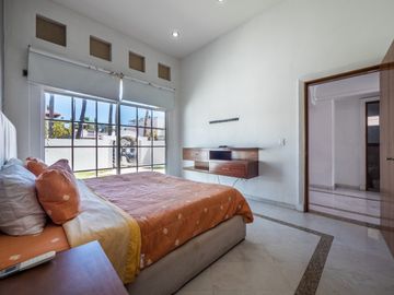 Casa Remodelada con Vista al Campo de Golf en Marina Vallarta - Remodeled Golf Course View Home in Marina Vallarta – Pool with Jacuzzi & Solar Panels