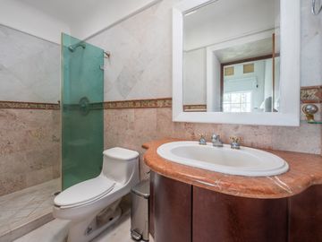 Casa Remodelada con Vista al Campo de Golf en Marina Vallarta - Remodeled Golf Course View Home in Marina Vallarta – Pool with Jacuzzi & Solar Panels