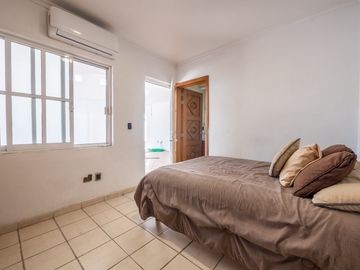 Casa Remodelada con Vista al Campo de Golf en Marina Vallarta - Remodeled Golf Course View Home in Marina Vallarta – Pool with Jacuzzi & Solar Panels