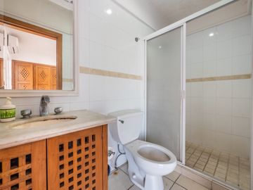 Casa Remodelada con Vista al Campo de Golf en Marina Vallarta - Remodeled Golf Course View Home in Marina Vallarta – Pool with Jacuzzi & Solar Panels
