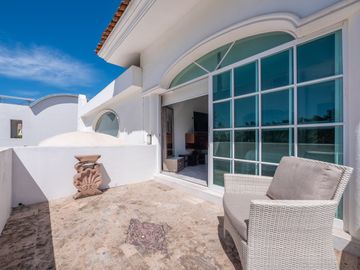 Casa Remodelada con Vista al Campo de Golf en Marina Vallarta - Remodeled Golf Course View Home in Marina Vallarta – Pool with Jacuzzi & Solar Panels