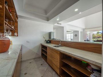 Casa Remodelada con Vista al Campo de Golf en Marina Vallarta - Remodeled Golf Course View Home in Marina Vallarta – Pool with Jacuzzi & Solar Panels
