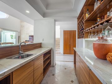 Casa Remodelada con Vista al Campo de Golf en Marina Vallarta - Remodeled Golf Course View Home in Marina Vallarta – Pool with Jacuzzi & Solar Panels