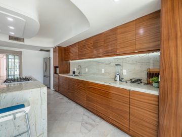 Casa Remodelada con Vista al Campo de Golf en Marina Vallarta - Remodeled Golf Course View Home in Marina Vallarta – Pool with Jacuzzi & Solar Panels