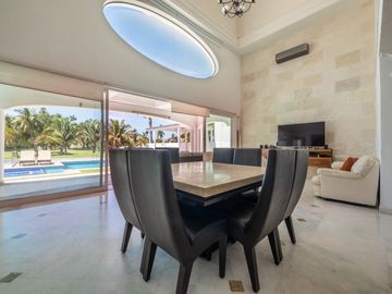 Casa Remodelada con Vista al Campo de Golf en Marina Vallarta - Remodeled Golf Course View Home in Marina Vallarta – Pool with Jacuzzi & Solar Panels