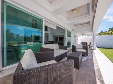 Casa Remodelada con Vista al Campo de Golf en Marina Vallarta - Remodeled Golf Course View Home in Marina Vallarta – Pool with Jacuzzi & Solar Panels