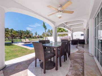 Casa Remodelada con Vista al Campo de Golf en Marina Vallarta - Remodeled Golf Course View Home in Marina Vallarta – Pool with Jacuzzi & Solar Panels