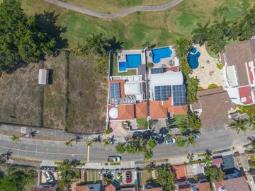 Casa Remodelada con Vista al Campo de Golf en Marina Vallarta - Remodeled Golf Course View Home in Marina Vallarta – Pool with Jacuzzi & Solar Panels
