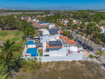 Casa Remodelada con Vista al Campo de Golf en Marina Vallarta - Remodeled Golf Course View Home in Marina Vallarta – Pool with Jacuzzi & Solar Panels