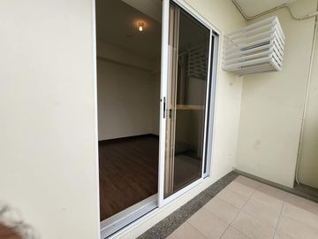 PASALO! 2BR-ASTON PLACE in Dominga St. Pasay City near MOA
