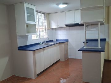 Vendo Duplex en Conjunto,  sector Plataforma Sur, Quitumbe