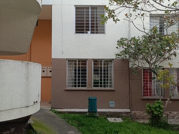 Vendo Duplex en Conjunto,  sector Plataforma Sur, Quitumbe