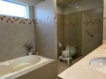 Venta Departamento en Club Golf Los Incas