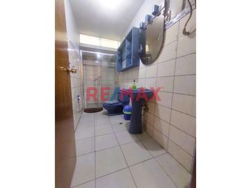Exclusiva Casa De 3 Pisos En Venta - Urb. Santa Leonor, Chorrillos