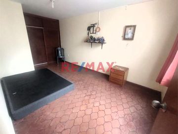 Exclusiva Casa De 3 Pisos En Venta - Urb. Santa Leonor, Chorrillos