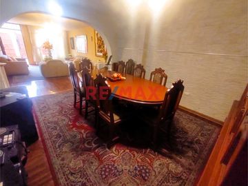 Exclusiva Casa De 3 Pisos En Venta - Urb. Santa Leonor, Chorrillos