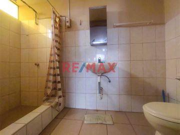 Exclusiva Casa De 3 Pisos En Venta - Urb. Santa Leonor, Chorrillos