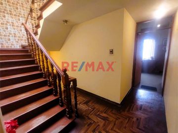 Exclusiva Casa De 3 Pisos En Venta - Urb. Santa Leonor, Chorrillos