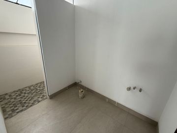 CASA NUEVA EN VENTA - LOS ROBLES
