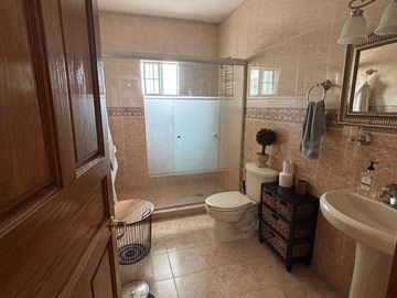 EXCELENTE RESIDENCIA EN VENTA DENTRO DEL CLUB CAMPESTRE CON ALBERCA
