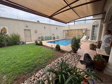 EXCELENTE RESIDENCIA EN VENTA DENTRO DEL CLUB CAMPESTRE CON ALBERCA