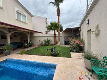 EXCELENTE RESIDENCIA EN VENTA DENTRO DEL CLUB CAMPESTRE CON ALBERCA