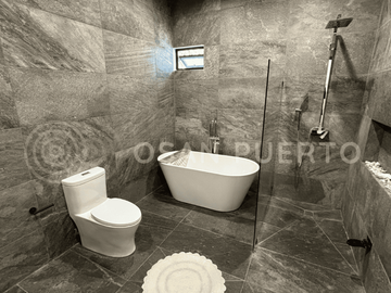 SE VENDE Casa Multifamiliar con 3 Departamentos en Don Goyo, Puerto Escondido