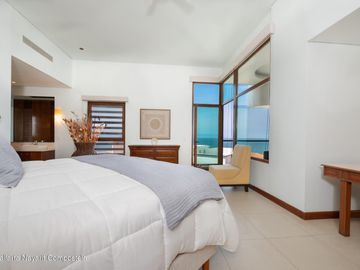 Lujoso Departamento Frente al Mar en Luma Nuevo Vallarta Oceanfront Luxury Condo at Luma – 9th Floor, 3 Bedrooms, 3.5 Baths, 329 m²
