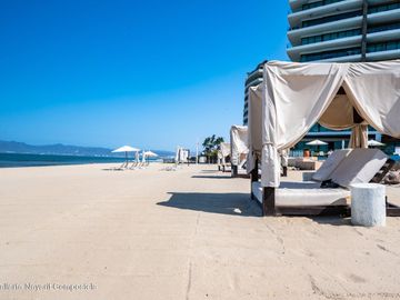 Lujoso Departamento Frente al Mar en Luma Nuevo Vallarta Oceanfront Luxury Condo at Luma – 9th Floor, 3 Bedrooms, 3.5 Baths, 329 m²