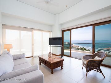 Lujoso Departamento Frente al Mar en Luma Nuevo Vallarta Oceanfront Luxury Condo at Luma – 9th Floor, 3 Bedrooms, 3.5 Baths, 329 m²