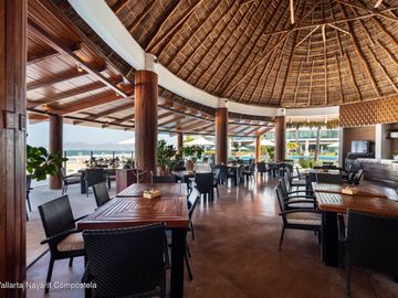 Lujoso Departamento Frente al Mar en Luma Nuevo Vallarta Oceanfront Luxury Condo at Luma – 9th Floor, 3 Bedrooms, 3.5 Baths, 329 m²