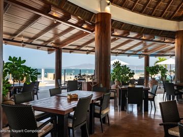 Lujoso Departamento Frente al Mar en Luma Nuevo Vallarta Oceanfront Luxury Condo at Luma – 9th Floor, 3 Bedrooms, 3.5 Baths, 329 m²