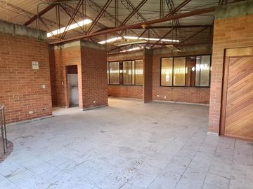 BODEGA VENTA AREA 702 M2  ACOPI YUMBO