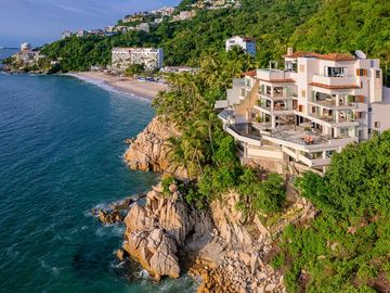Villa de lujo frente al mar en Conchas Chinas, Puerto Vallarta | 6 recámaras, alberca privada, vistas espectaculares
