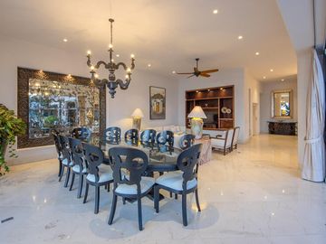 Villa de lujo frente al mar en Conchas Chinas, Puerto Vallarta | 6 recámaras, alberca privada, vistas espectaculares
