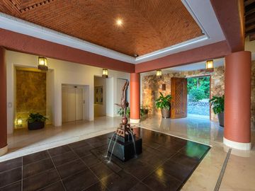 Villa de lujo frente al mar en Conchas Chinas, Puerto Vallarta | 6 recámaras, alberca privada, vistas espectaculares