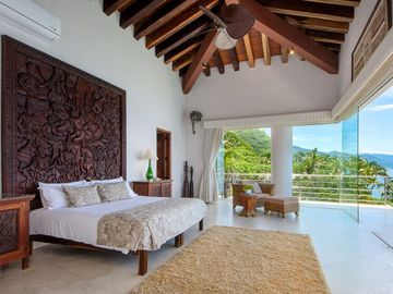 Villa de lujo frente al mar en Conchas Chinas, Puerto Vallarta | 6 recámaras, alberca privada, vistas espectaculares