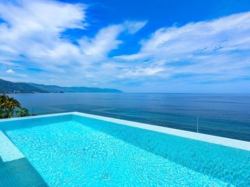 Villa de lujo frente al mar en Conchas Chinas, Puerto Vallarta | 6 recámaras, alberca privada, vistas espectaculares