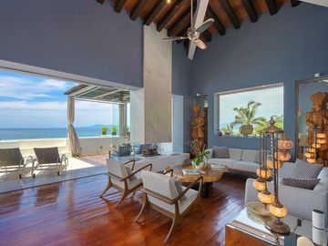 Villa de lujo frente al mar en Conchas Chinas, Puerto Vallarta | 6 recámaras, alberca privada, vistas espectaculares